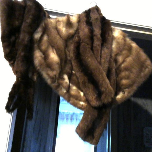 Minks and Furs     "GOTTA GO"  "MAKE ME AN OFFER" - Picture 3 of 5